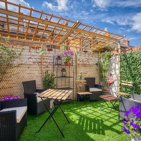 *New* Chester Canal Side 2 Bed Character Home Екстер'єр фото