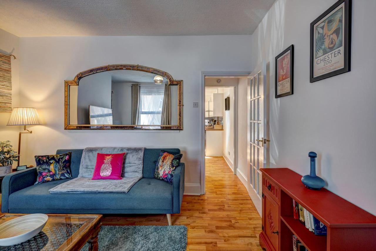 *New* Chester Canal Side 2 Bed Character Home Екстер'єр фото