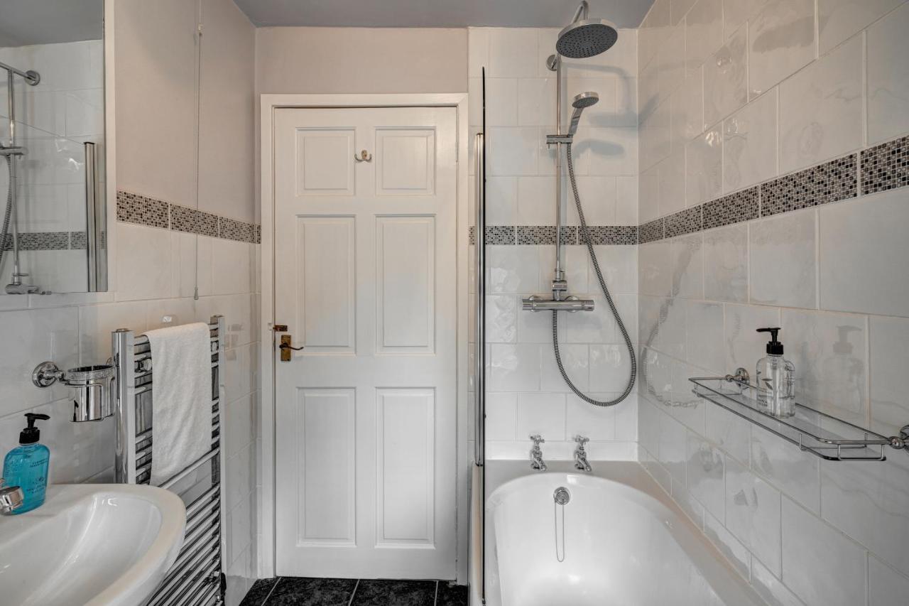 *New* Chester Canal Side 2 Bed Character Home Екстер'єр фото