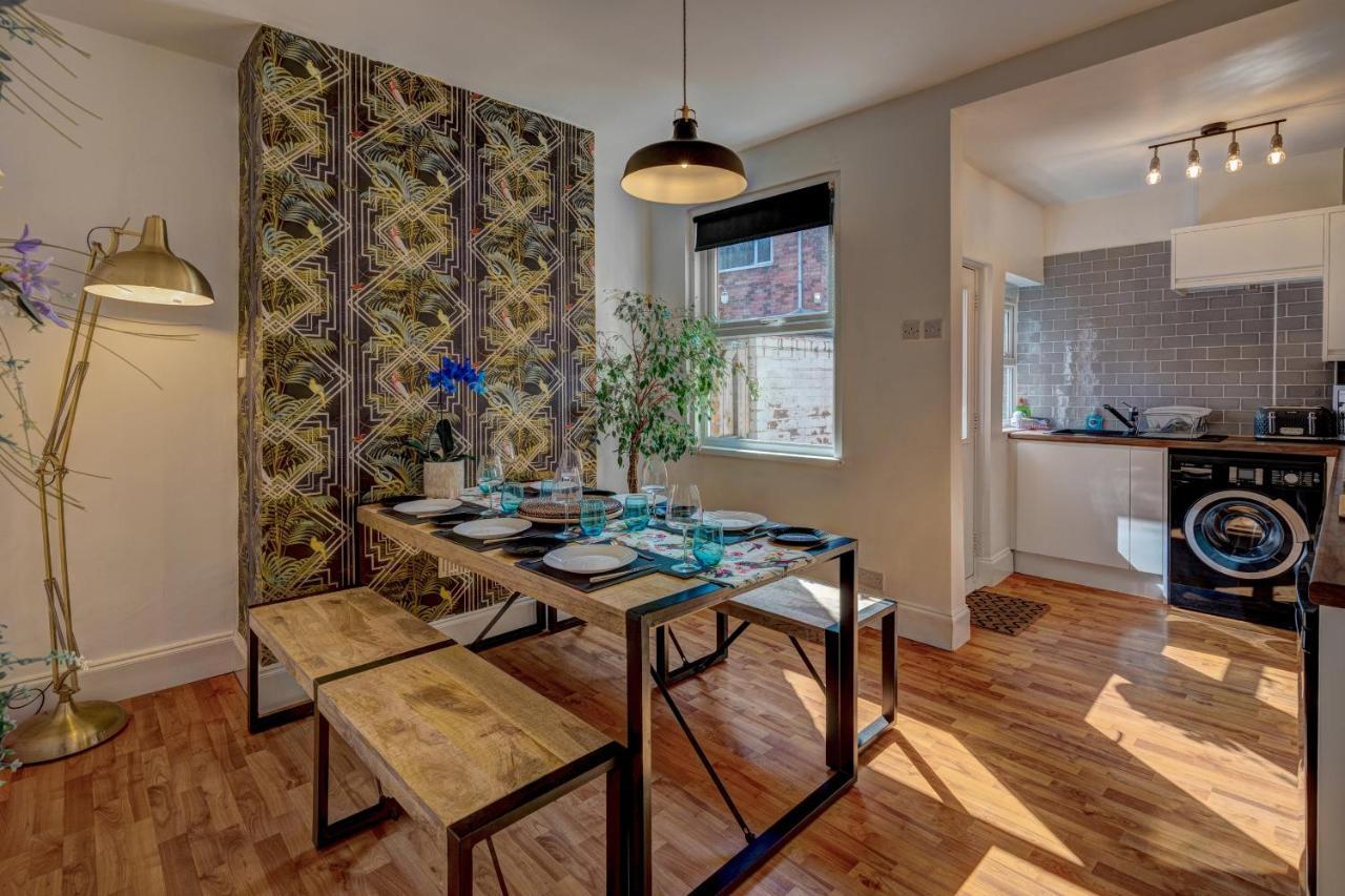 *New* Chester Canal Side 2 Bed Character Home Екстер'єр фото