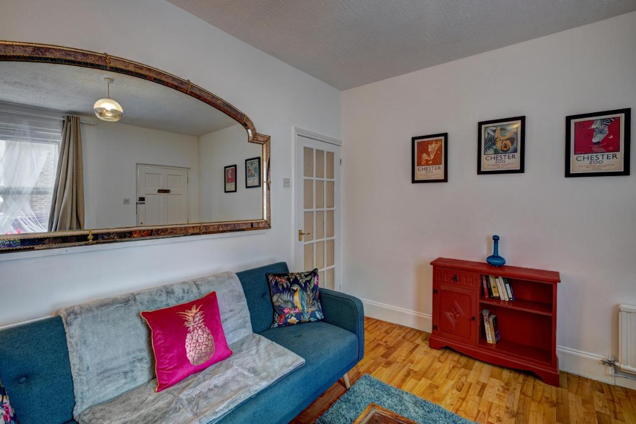 *New* Chester Canal Side 2 Bed Character Home Екстер'єр фото