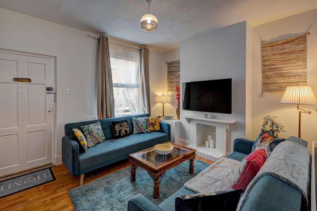 *New* Chester Canal Side 2 Bed Character Home Екстер'єр фото